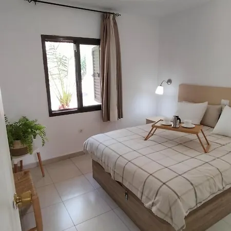 Buena Pace - Lovely In Apartment *